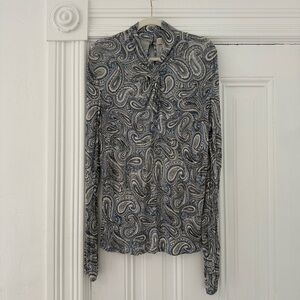 🦊 Michael Kors Navy and Beige Patterned Top